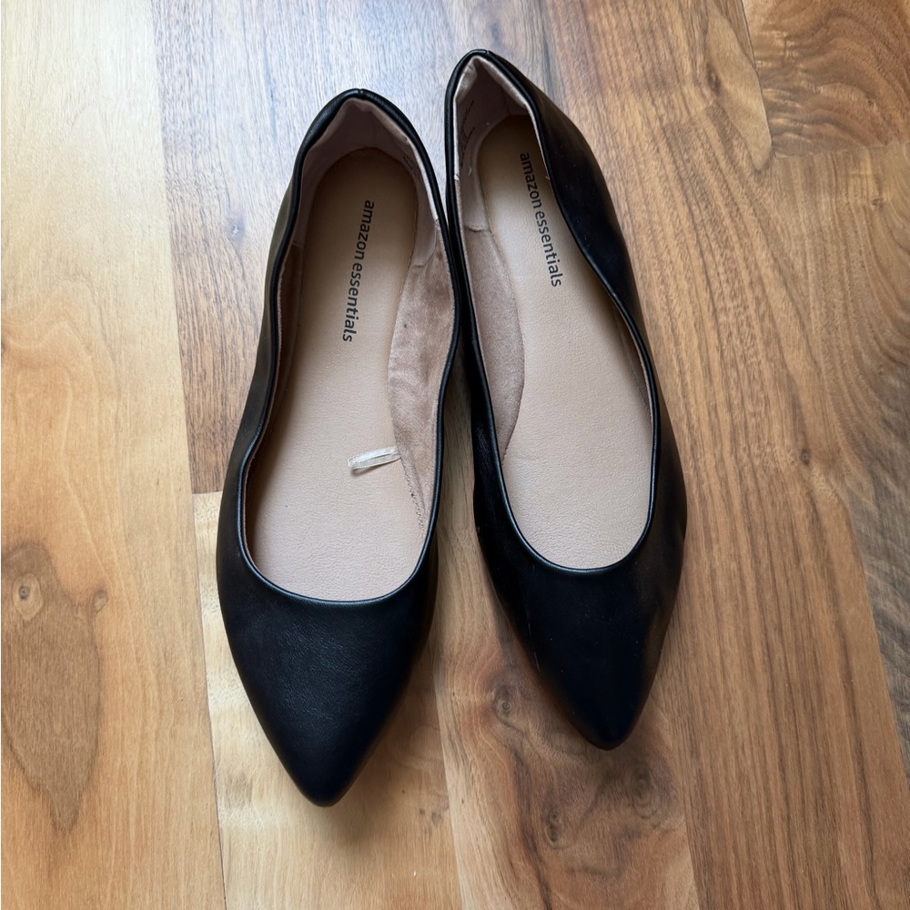 Amazon Essentials Black Pointed Ballet Flats - Sleek Faux Leather